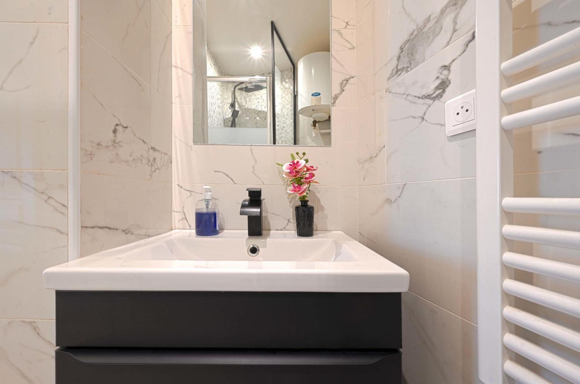Superbe Appartement De 2 Pieces Paris Ngoại thất bức ảnh